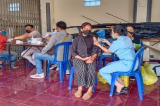 Fokuskan di Lingkungan Dukuh Sari, Kelurahan Sesetan Gencarkan Vaksinasi Dosis I, II dan Booster