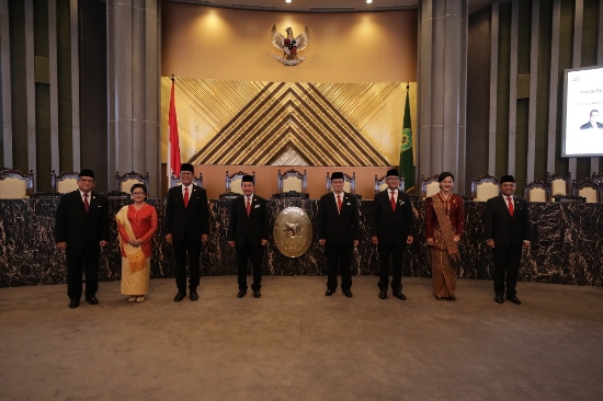 Anggota Dewan Komisioner OJK Periode 2022- 2027 Dilantik
