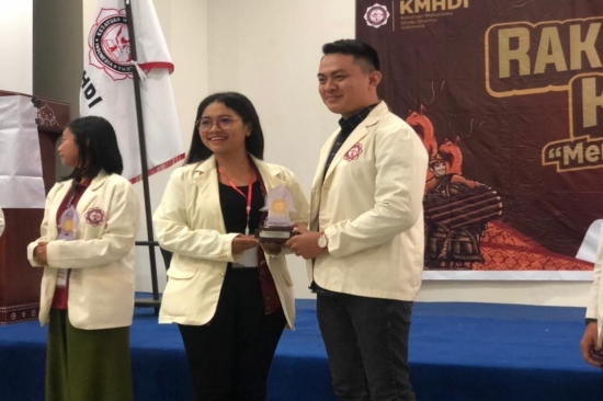 Pertama kalinya, PC KMHDI Denpasar Raih KMHDI Awards Teraktif Literasi di Rakornas XV