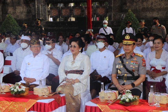 Kapolda Bali Hadiri Upacara Hari Jadi Provinsi Bali ke-64