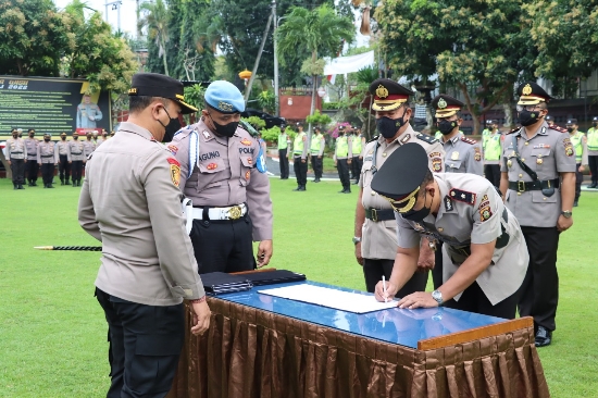 Kapolres Gianyar Pimpin Sertijab di Lingkungan Polres Gianyar