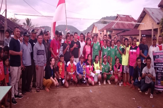 Stefanus Gandi Jadi Sponsor Utama Turnamen Bola Voli di Mendo