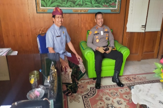 Jalin Sinergitas, Kapolsek Ubud Kunjungi Kantor Camat Ubud