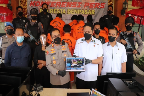 Polresta Denpasar Amankan 9 Terduga Penyedia Jasa Permainan Judi Online
