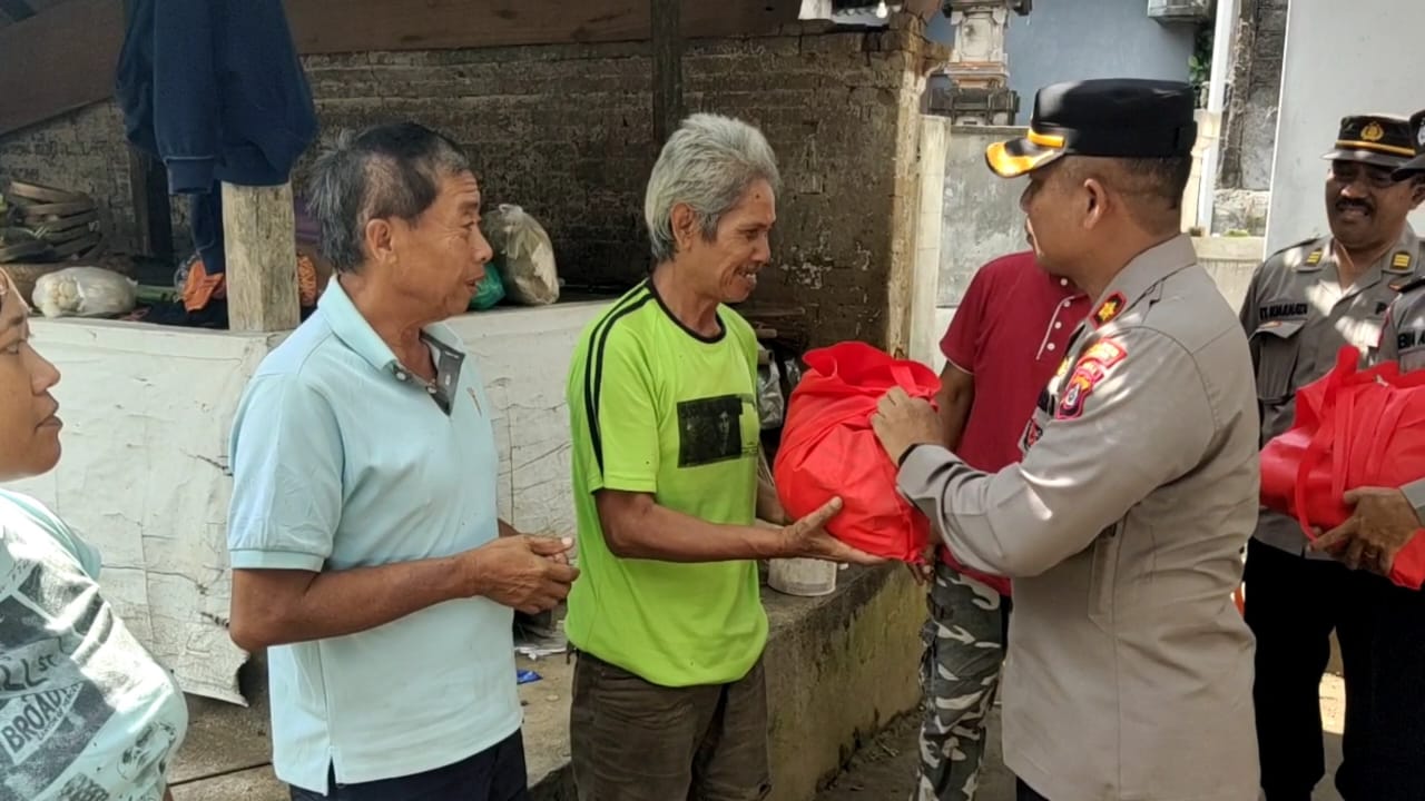 Jalin Silaturahmi dan Wujud Kepedulian, Kapolsek Gianyar Kunjungi Kelurahan Abianbase