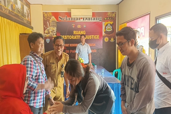 Perbekel Buruan Apresiasi Respon Cepat Polsek Blahbatuh dalam Menyelesaikan Laporan Masyarakat