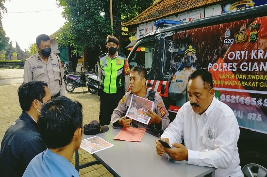 Tingkatkan Pelayanan Publik, Polsek Ubud Buka Pos Pengaduan di Sentra Parkir Pura Dalem Puri