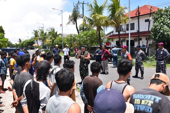 Jelang Pelaksanaan G20 Bali, Danlantamal V Berikan Arahan kepada ABI ATLI dan Nelayan Pelabuhan Benoa