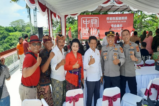 Pengamanan Giat Soft Opening Obyek Wisata The Glass Bridge