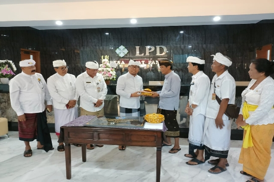 Wakil Wali kota Arya Wibawa Resmikan Gedung Baru LPD Desa Adat Panjer