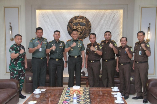 Tingkatkan Pelayanan Hukum, Pangdam Terima Audensi Aspidmil Kejati Bali