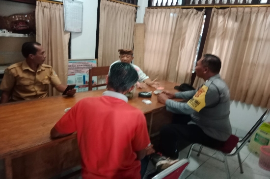 Jelang Nataru Bhabinkamtibmas Desa Serongga Gencar Lakukan Sambang