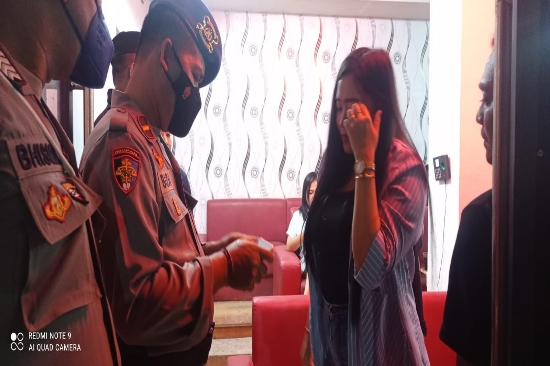 Operasi Pekat, Polres Mabar Razia Tempat Hiburan Malam di Labuan Bajo