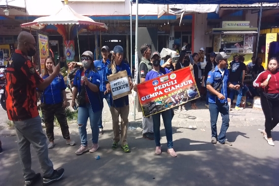 Peduli Gempa Cianjur, 4 Komunitas Driyorejo Turun Ke Jalan Galang Donasi