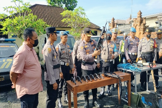 Polsek Ubud Gelar Apel Pengecekan Sarana Prasarana Penanganan Bencana dan Perayaan Nataru