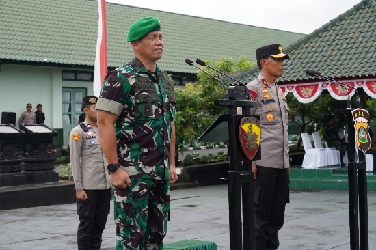 Kasdam IX/Udayana bersama Wakapolda Bali Tutup Diklat Kolaborasi Integrasi Siswa TNI AD dan Polri