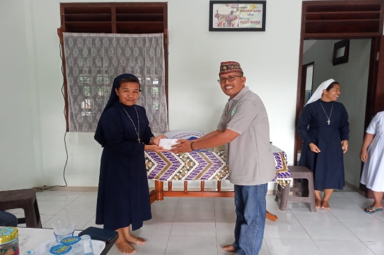 Berbagi Kasih Natal 2022, Keluarga Besar Alumni Kupang-Lembor Beri Bantuan di Panti Asuhan Karya Murni Gorontalo