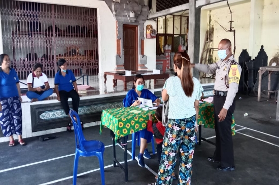 Bhabinkamtibmas Kelurahan Gianyar Laksanakan Atensi Giat Posyandu