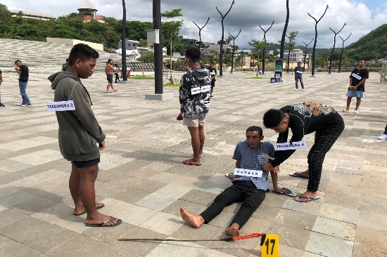 Polres Mabar Gelar Rekonstruksi Kasus Pengeroyokan MJ di Waterfront City Labuan Bajo