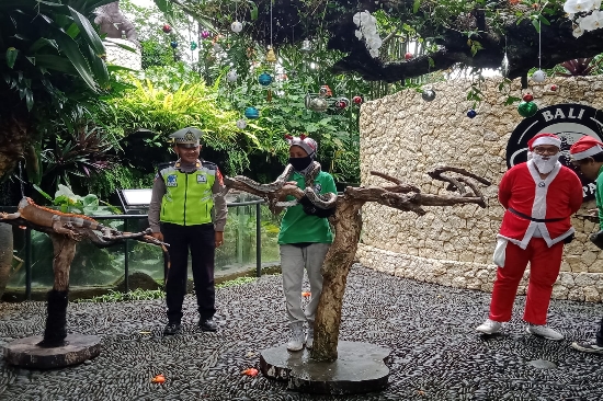 Cegah Curanmor, Satgas 2 Preventif Ops Lilin Agung 2022 Laksanakan Patroli Dialogis