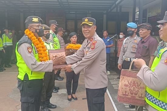 Kapolsek Blahbatuh Didampingi Forkompimcam Lepas Personel Memasuki Masa Purnabakti