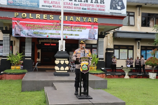 Kapolres Gianyar Pimpin Upacara Korp Raport Kenaikan Pangkat Personel Polres Gianyar