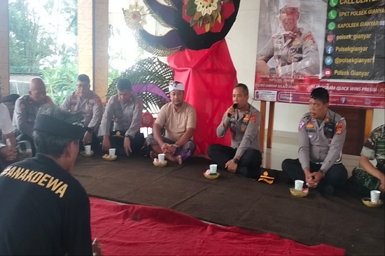 Tampung dan Tindaklanjuti Keluhan Masyarakat, Polsek Gianyar Gelar Jumat Curhat