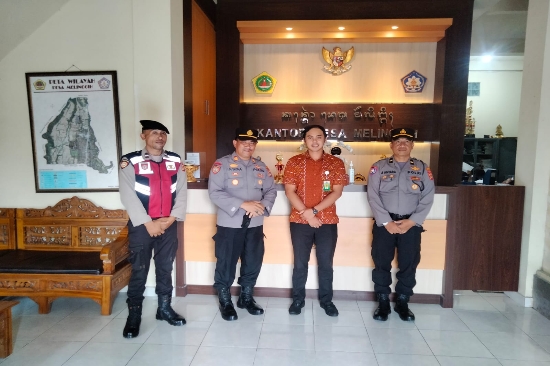Jalin Silaturahmi, Kapolsek Payangan Sambangi Kantor Desa Melinggih