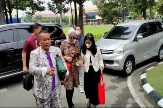Serahkan Bukti Tambahan, Hotman: Ini Bukan dengan Fitnah Fitnahan!!!