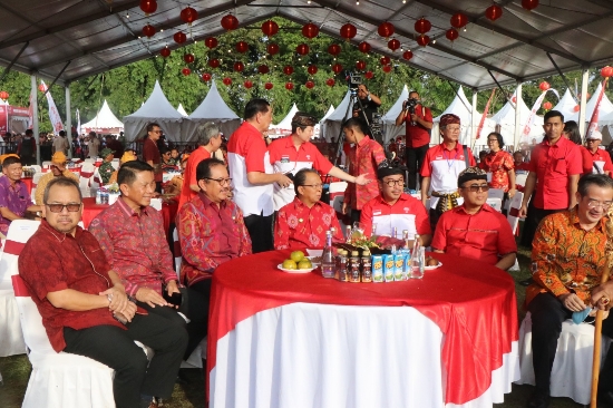 Kapolda Bali Hadiri Acara Festival Imlek yang ke-2574