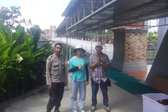 Bhabinkamtibmas Polsek Blahbatuh Amankan Objek Wisata di Hari Umanis Galungan