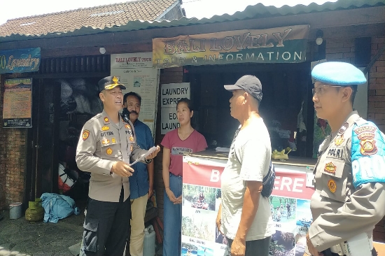 Door to Door Sambangi Rental Motor, Kapolsek Ubud Sosialisasikan Kamseltibcarlantas