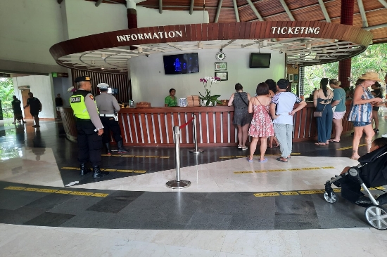 Polsek Ubud Gelar Patroli Dialogis di Objek Wisata Monkey Forest