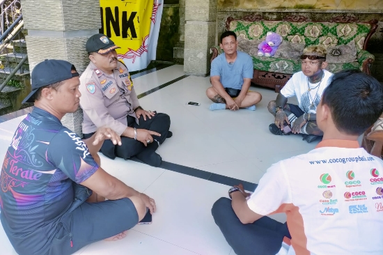 Menjelang Nyepi Bhabinkamtibmas Singakerta Tingkatkan Sambang