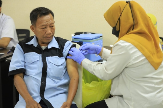 Wujudkan Kekebalan Kelompok, Pegawai Kemenkumham Jatim Vaksin Booster Kedua