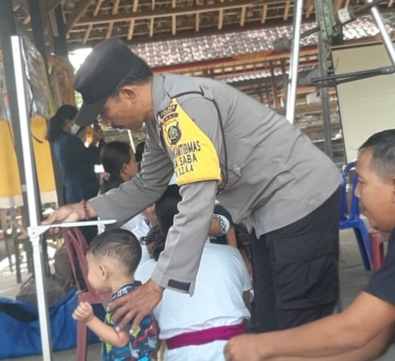 Polsek Blahbatuh Amankan Kegiatan Posyandu, Dukung Upaya Pencegahan Stunting