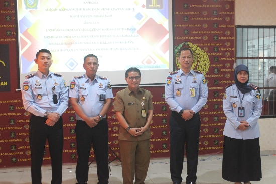 Tindak Lanjut Kerjasama dengan Dukcapil Sidoarjo, Lapas Sidoarjo Gelar Perekaman dan Pemutakhiran NIK Warga Binaan