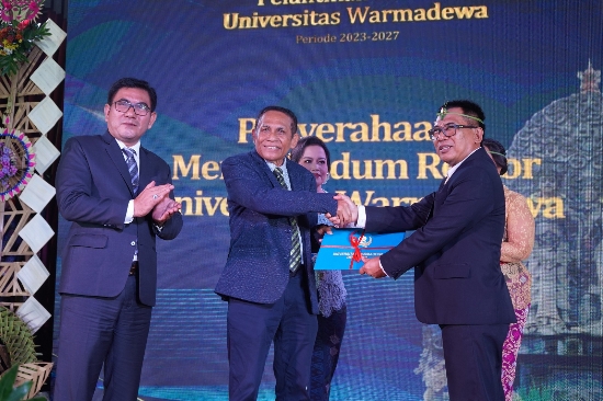 Prof. I Gde Suranaya Pandit Dilantik Menjadi Rektor Unwar Periode 2023-2027