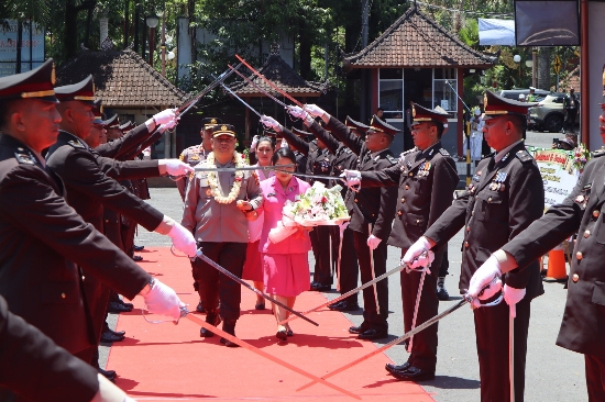 Gantikan AKBP I Made Bayu Sutha Sartana, AKBP Ketut Widiada Kapolres Gianyar yang Baru
