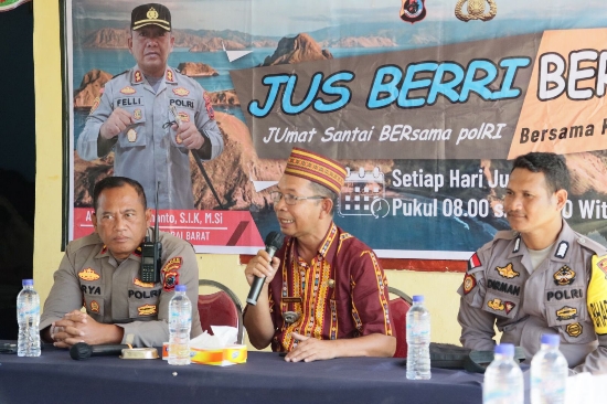 Warga Sernaru Keluhkan Jalan Rusak dan Berlubang