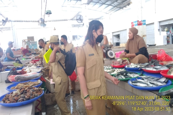 Jelang Idul Fitri, Dinas Ketahanan Pangan dan Perikanan Mabar Lakukan Sidak ke Beberapa Pasar di Labuan Bajo