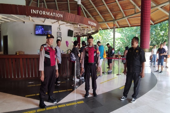 Polsek Ubud Gelar Patroli Dialogis Sasar Objek Wisata Monkey Forest Ubud