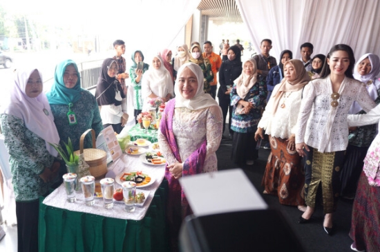 Bupati Anna Hadiri Peringatan Hari Kartini, Dorong Inovasi Kuliner Khas Bojonegoro