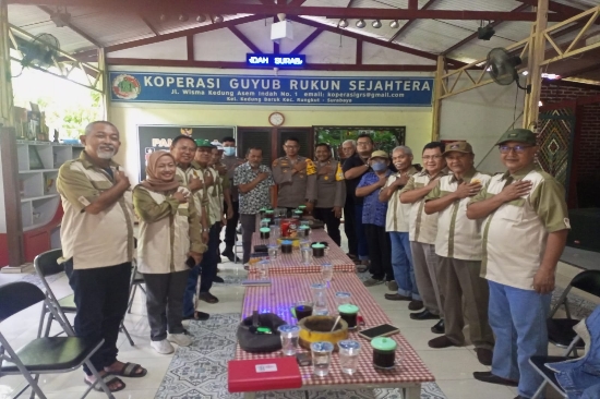 Kapolsek Pantau Langsung Kegiatan Polisi RW di Wilayah Rungkut