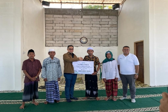 PT Pegadaian Serahkan Bantuan Pembangunan Masjid Nur Falaq di Desa Komodo, Mabar, NTT