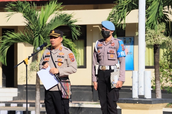 Mantapkan Kamtibmas secara Swakarsa, Polres Mabar Gelar Apel Besar Satkamling