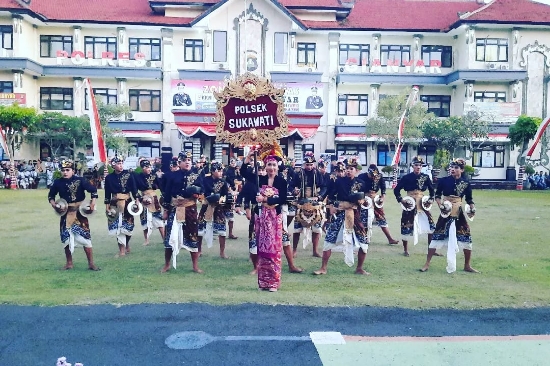 Polsek Sukawati Kembali Meraih Juara 1 dalam Festival Kearifan Lokal Lomba Beleganjur dan Melukis