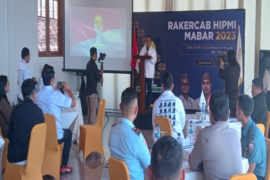 Dorong Lahirkan Pengusaha Muda, Bupati Edi Endi Ajak HIPMI Manggarai Barat Berinvestasi di Labuan Bajo