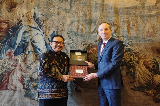Gelar Lawatan Ke Praha, Wagub Cok Ace Bahas Potensi Kerjasama Antara Bali dan Ceko