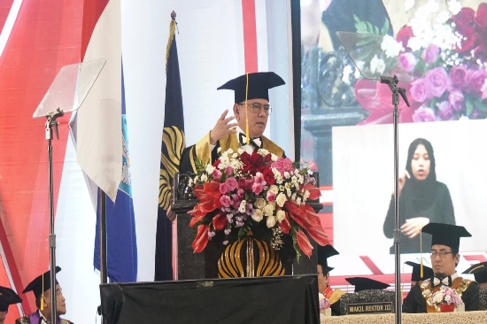Sekjen Kemenkumham Raih Gelar Kehormatan Doktor Honoris Causa dari Unesa